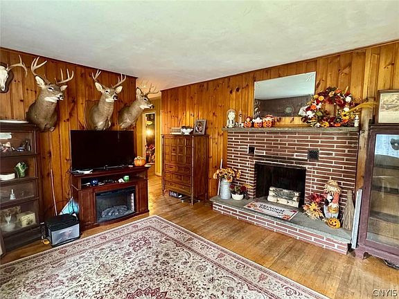 2nd image of 503 Brewer Rd