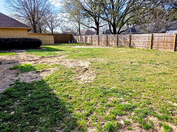 3rd image of 1806 Hogan Ln