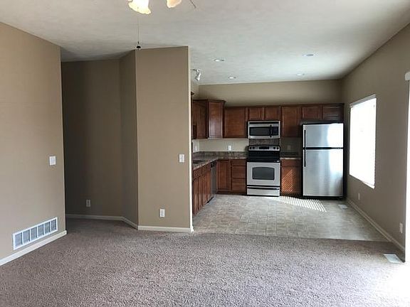 2nd image of 16502 Camden Cir