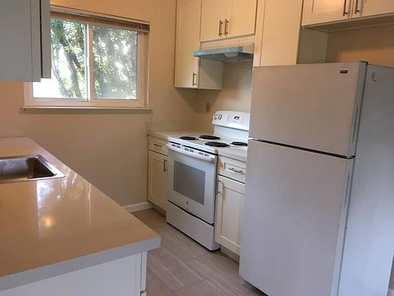 3rd image of 1228 W McKinley Ave