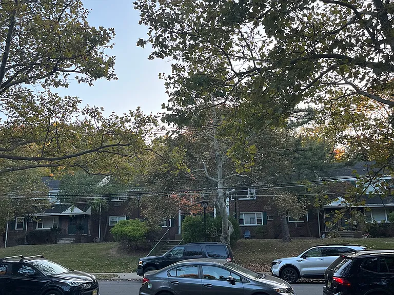 Westfield Manor — Photo 40