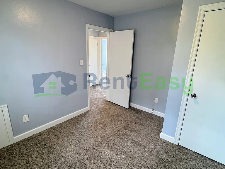 2625 Eastwood Ave — Photo 16