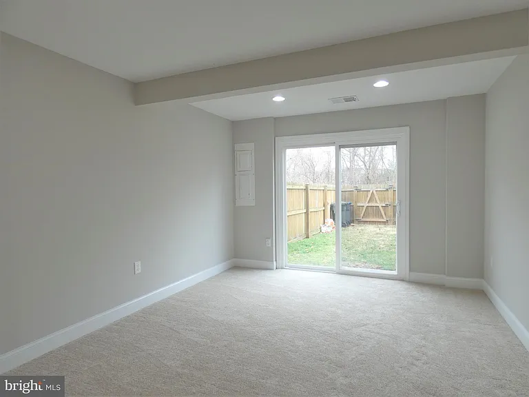 4128 Hamlin Ct — Photo 69