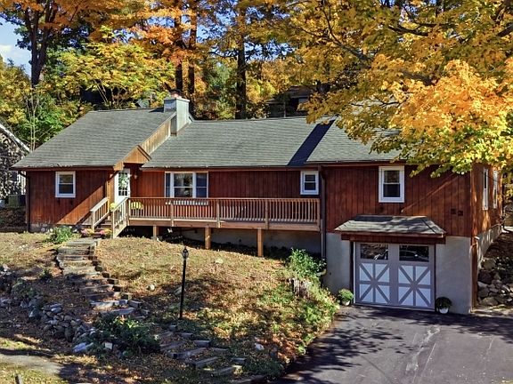 2nd image of 53 Lake Shore Rd E