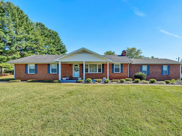 250 Taylors Rd, Boones Mill, VA 24065