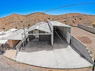 3rd image of 2815 Hillcrest Dr
