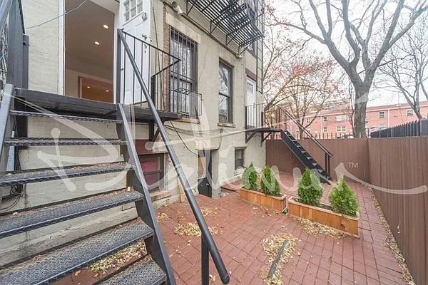 Rented by Platinum Properties | media 6