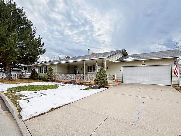 2nd image of 114 Meadowbrook Court