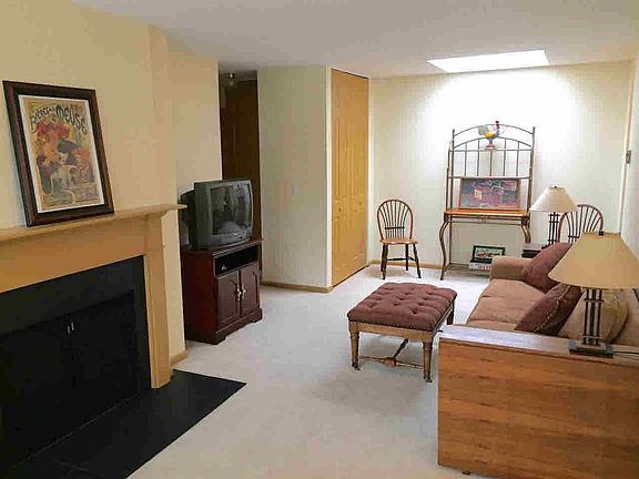 3rd image of 209 Drew Ln #209