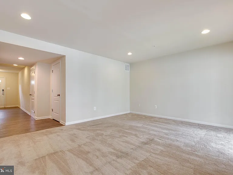 1022 Linden Dr — Photo 47
