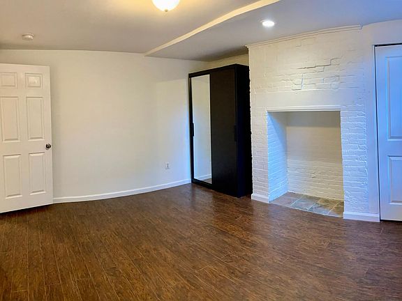 3rd image of 18 Elizabeth St #1