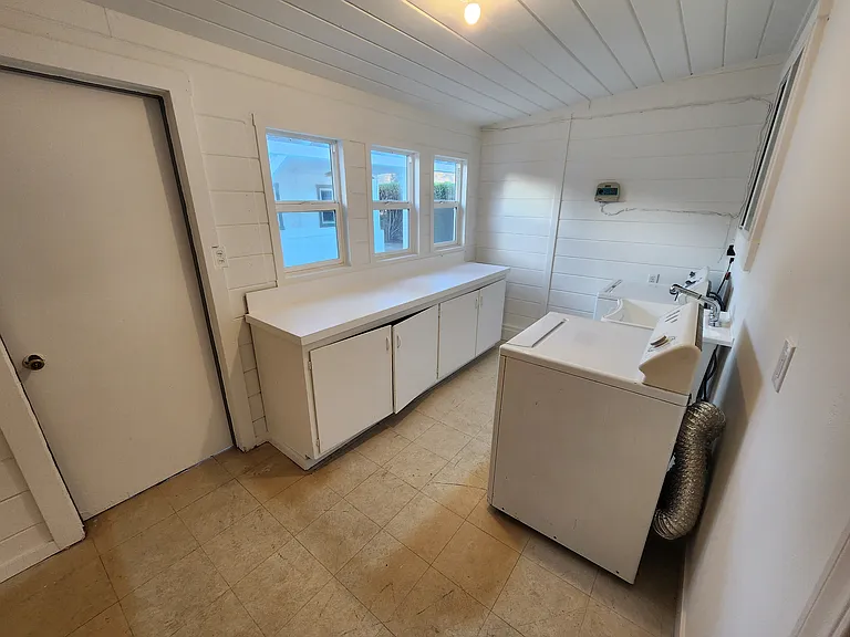209 Rolando Ave — Photo 24