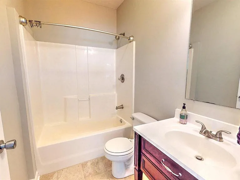 1122 Benton St — Photo 17