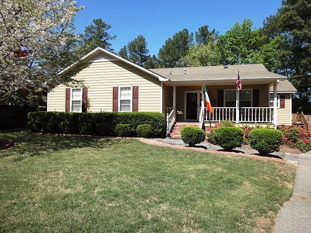 1st image of 270 Hillbrook Dr