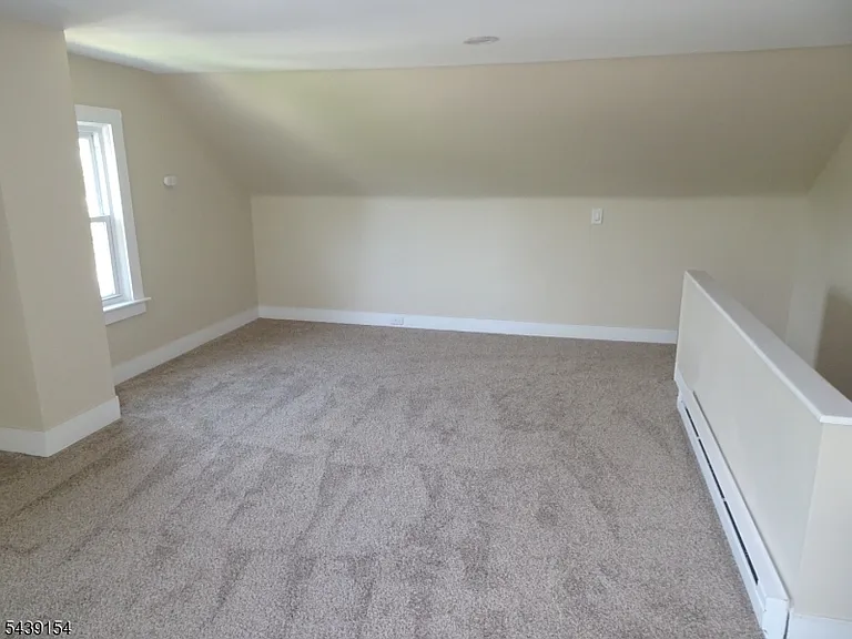 689 Sayre Ave — Photo 19