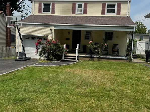 211 Hillside Ave, Bergenfield, NJ 07621