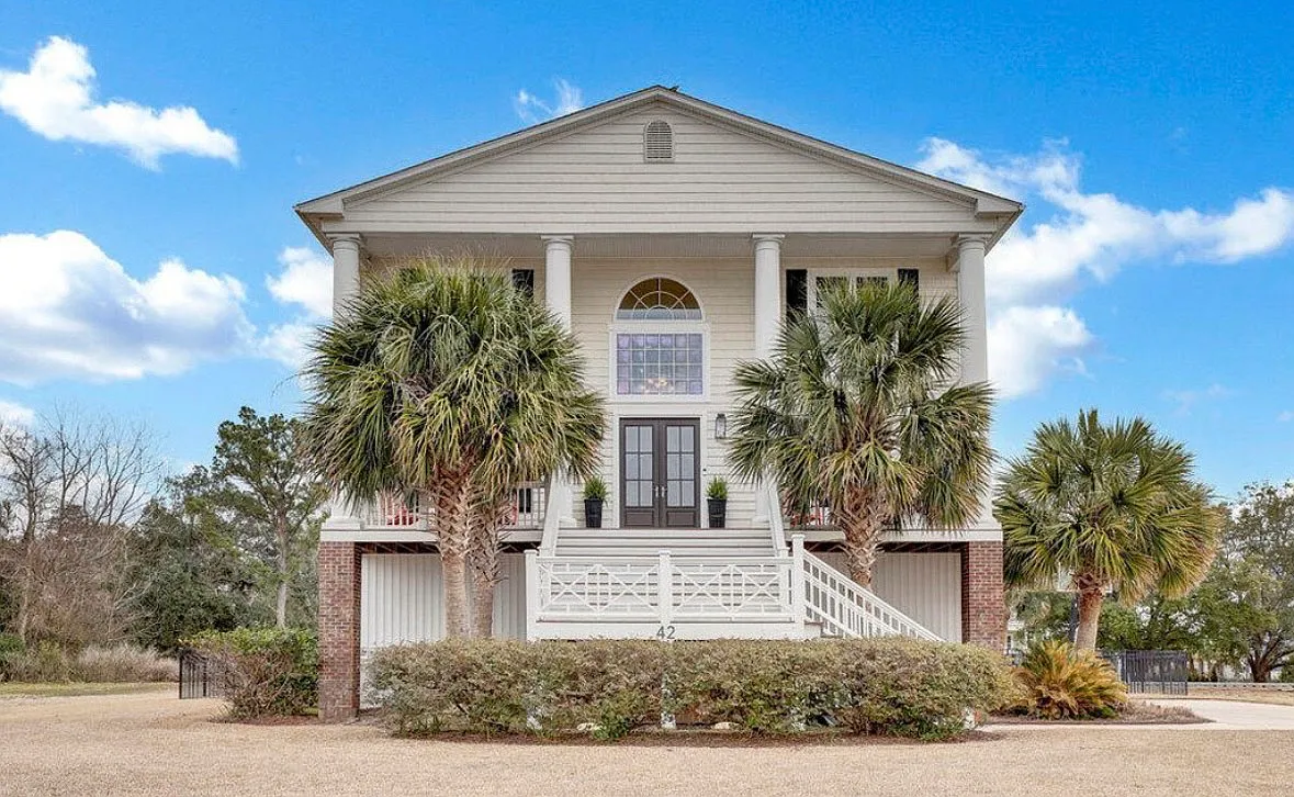 4 bed, 4231 sqft, $4,500 — Photo 1