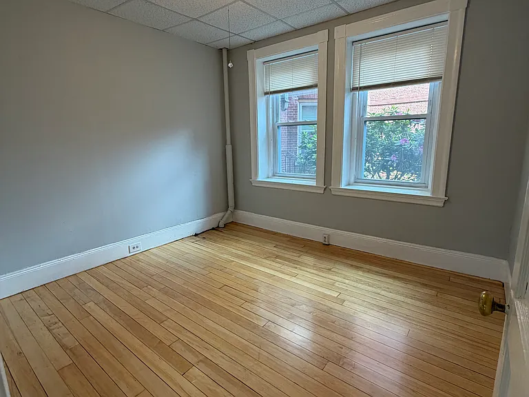 15 Lynde St #5 — Photo 7