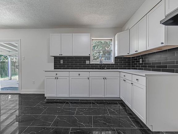 5th image of 3253 Southbridge St