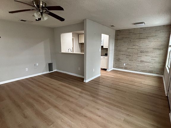 4th image of 1407 Warrior Ln APT B