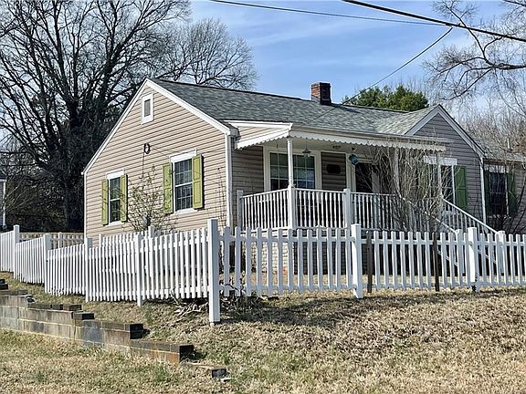 2nd image of 1607 Larkin St