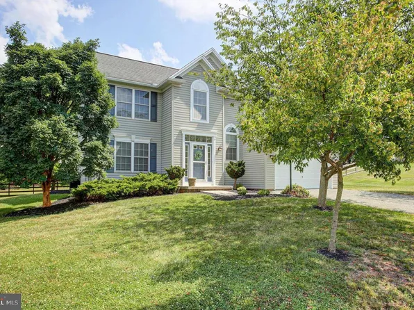 201 Eleahs Xing, Greencastle, PA 17225