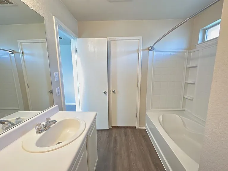 1000 Bluff Meadow Cv — Photo 10