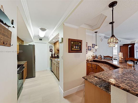4th image of 6917 Collins Ave APT 512