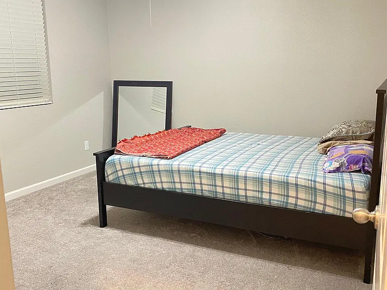 guest bedroom -2nd floor