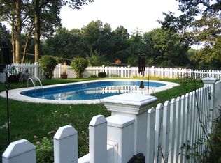 30 Ralph Rd, Manchester, CT 06040