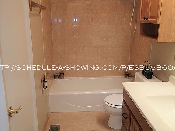 5th image of 38 W Schubert Ave