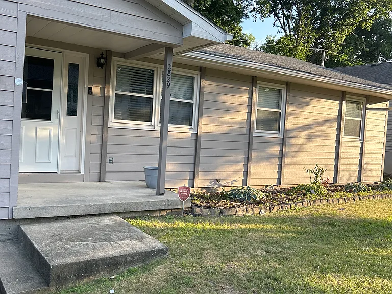 2829 E Wood St — Photo 1