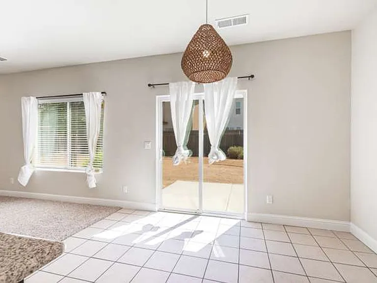 538 N Burgan Ave — Photo 12
