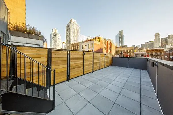 Rented by Icon Realty Management | media 24