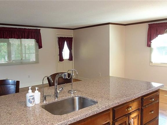 5th image of 55 Oak Forest Dr #55