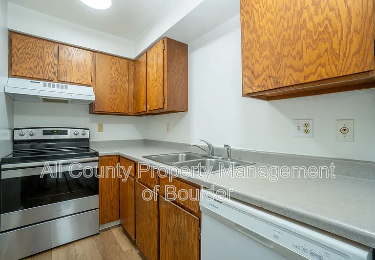 2626 Juniper Ave #1 — Photo 6