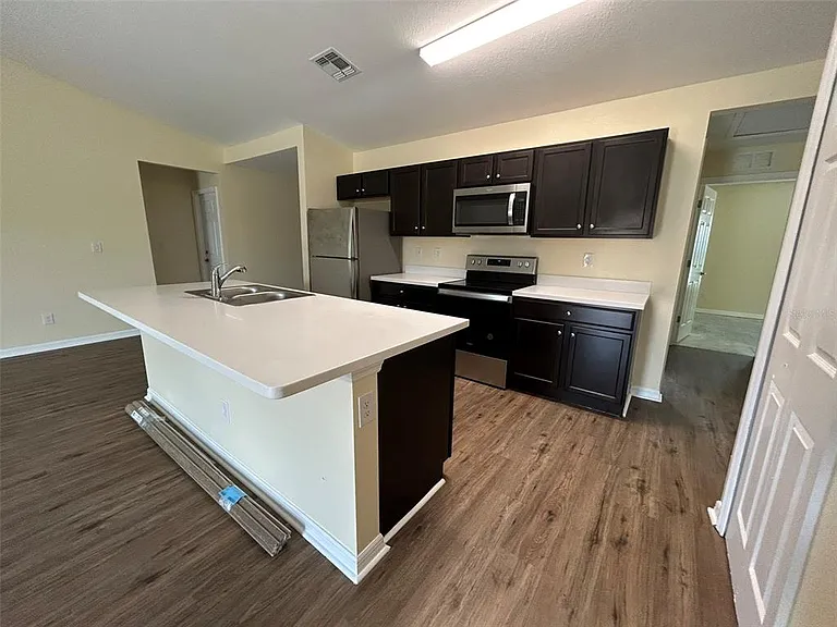 22480 La Guardia Ave — Photo 2