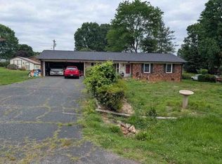 133 E Meadowview Dr, Statesville, NC 28625