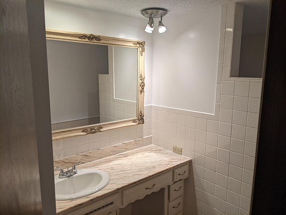4th image of 16 Woodlands Dr