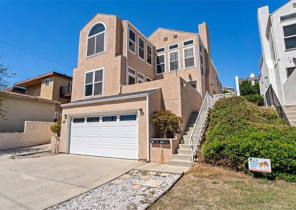 313 E Oak Ave