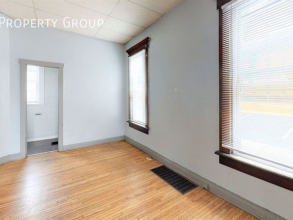 4th image of 252 W 8th Ave