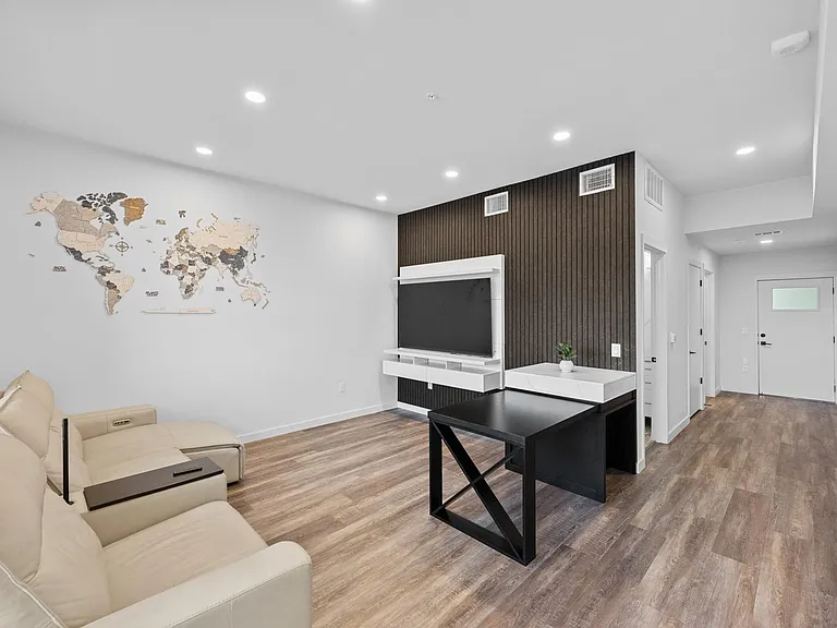4004 Banister Ln #209-A — Photo 9