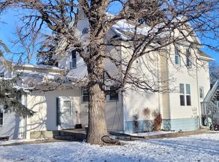 424 1st St NE, Minot, ND 58703