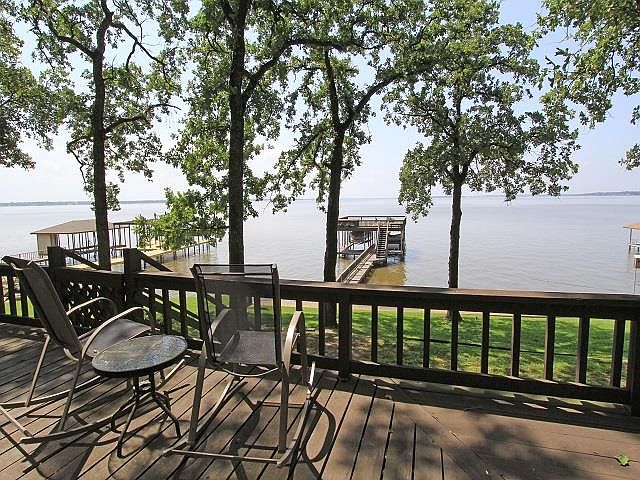 1st image of 303 Admiral Dr