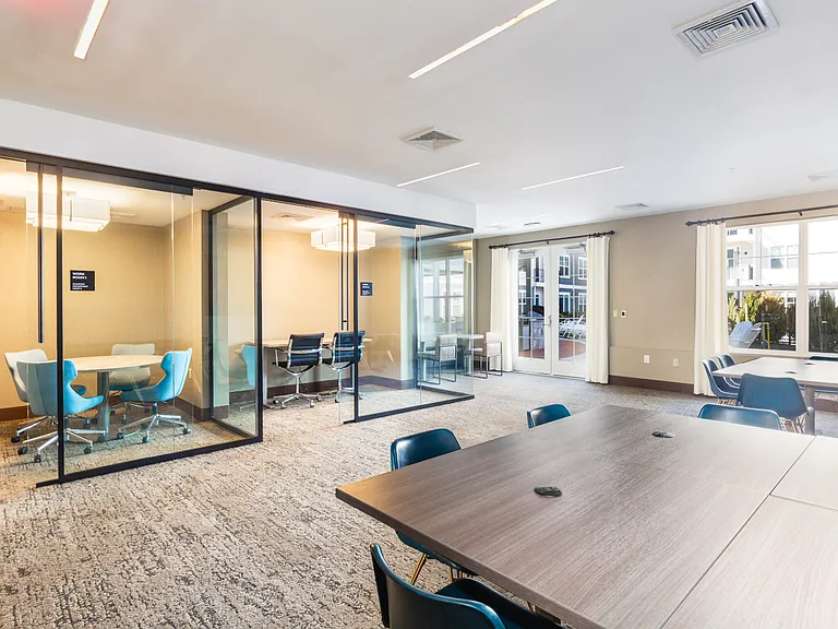 EVO Apartments — Photo 31
