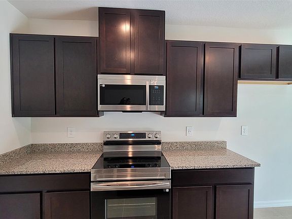 3rd image of 332 SW Grimaldo Terrace