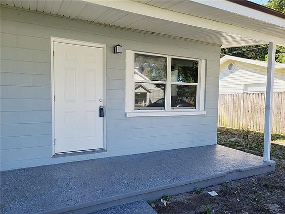 2nd image of 809 E Okaloosa Ave