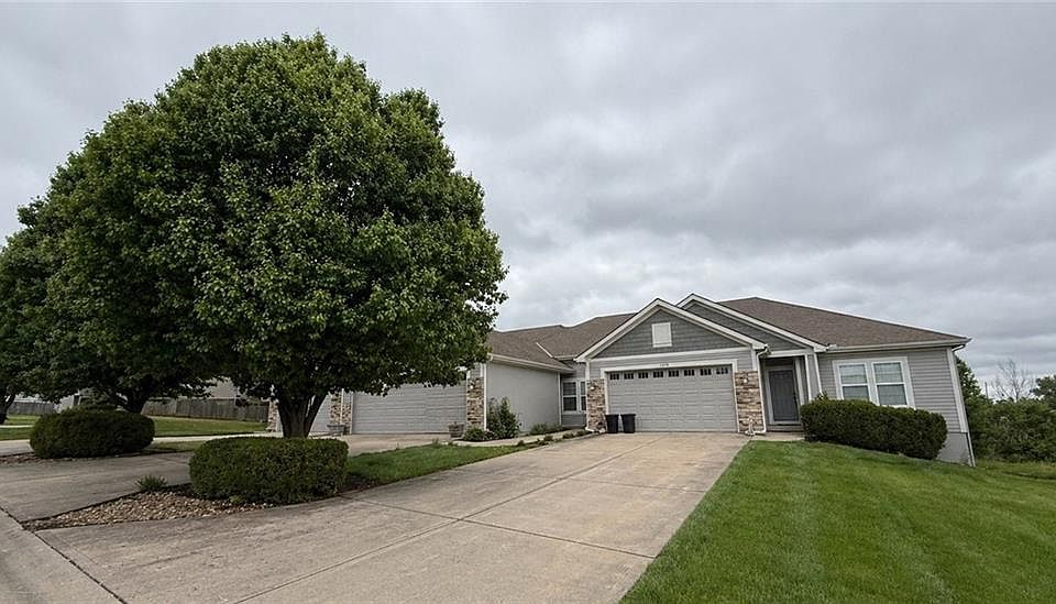 1st image of 1206-1210 N Willowbrook Dr