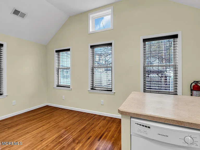 304 1/2 13th Ave #BACK HOUSE — Photo 9