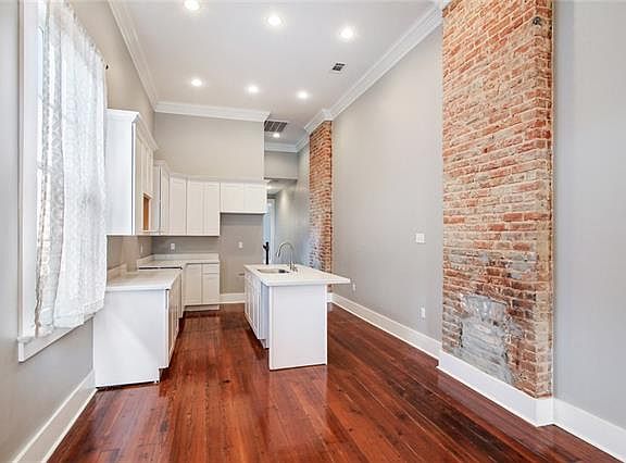 5th image of 2129-31 Jackson Ave